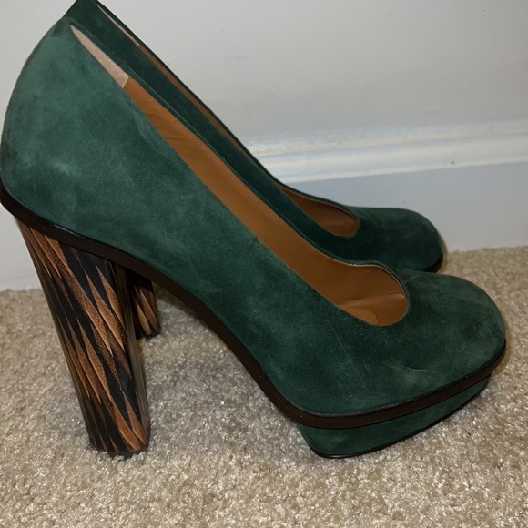 NWOT FENDI Oxblood Leather Pumps w Striped Stack Heel - Picture 4 of 11
